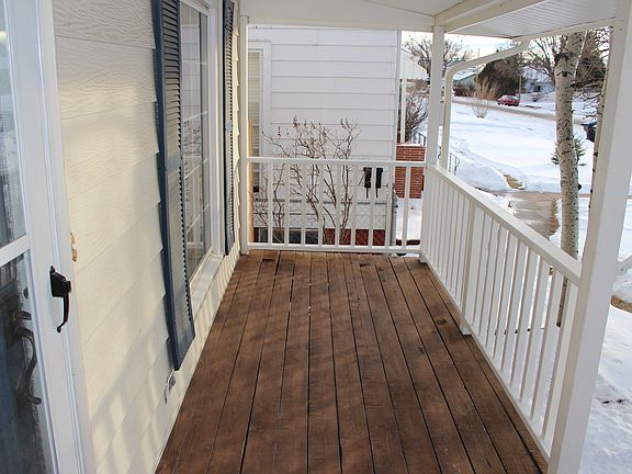 Covered Porch - Photo 1
