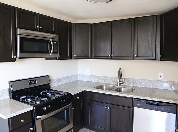 3rd image of 26687 Cypress St