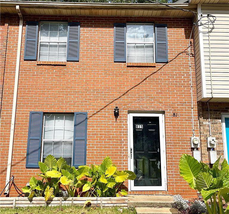 1st image of 815 Choctaw Ave