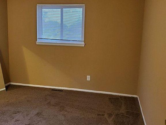 4th image of 5601 Clippert St