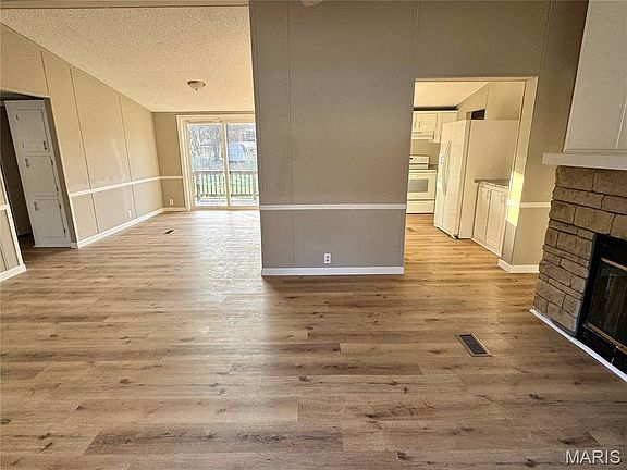 3rd image of 45 Shelter Dr