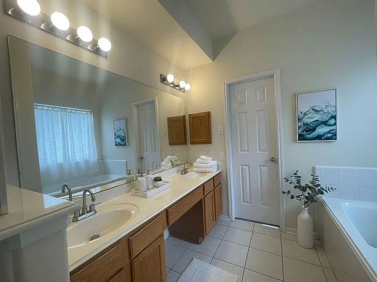 18807 Harbor Key Cir — Photo 34