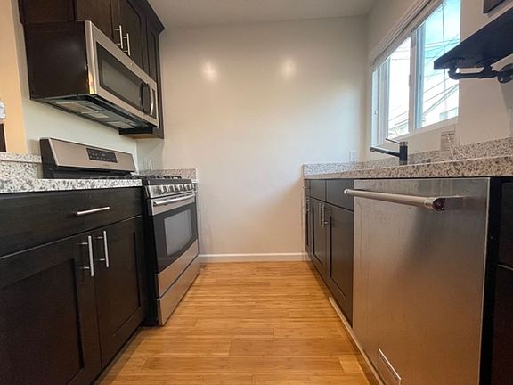 5th image of 254-256 W Tujunga Ave #B
