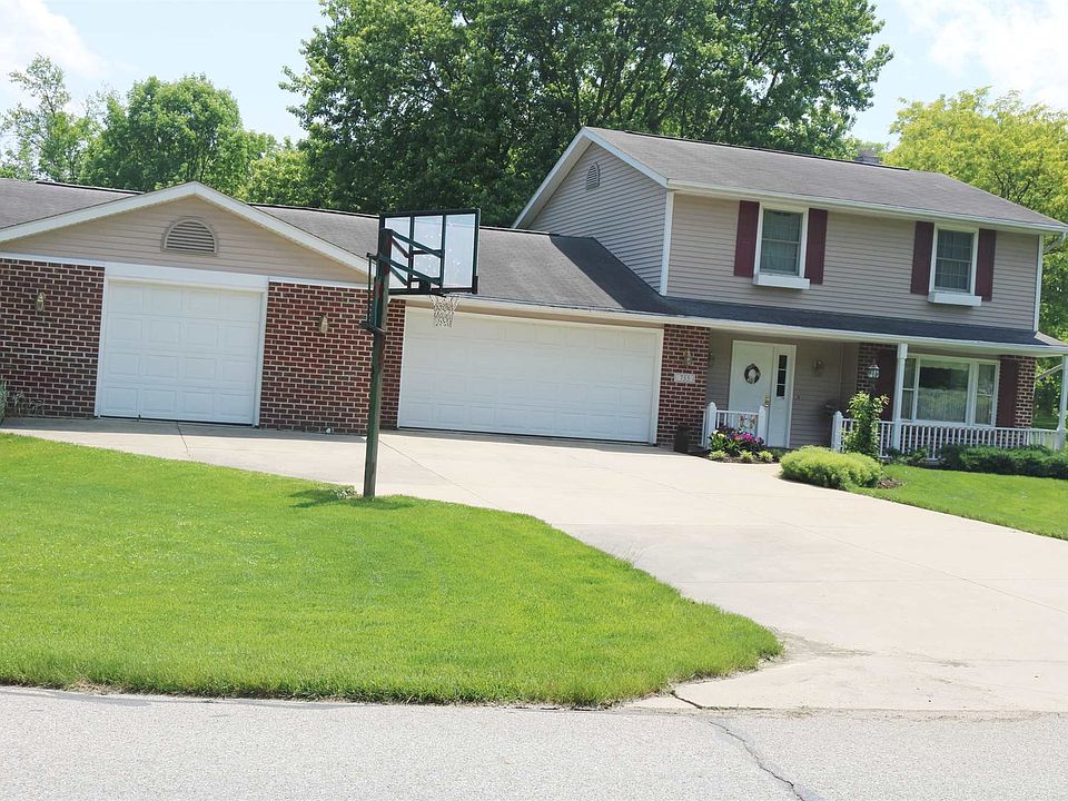 1st image of 755 W Dogwood Dr
