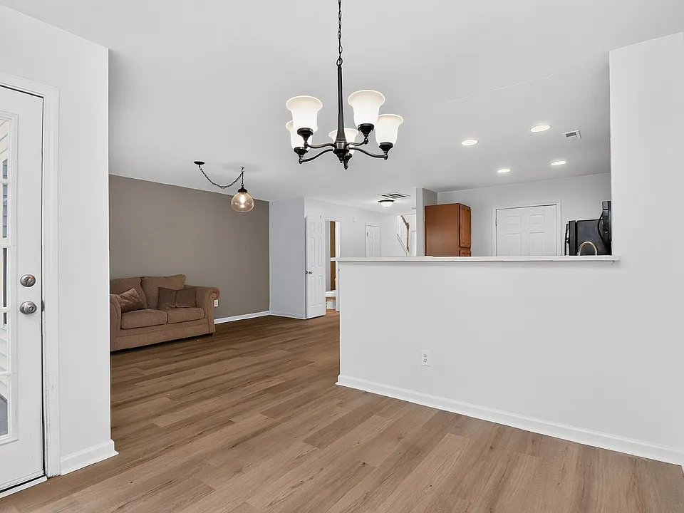3094 Des Prez Ave