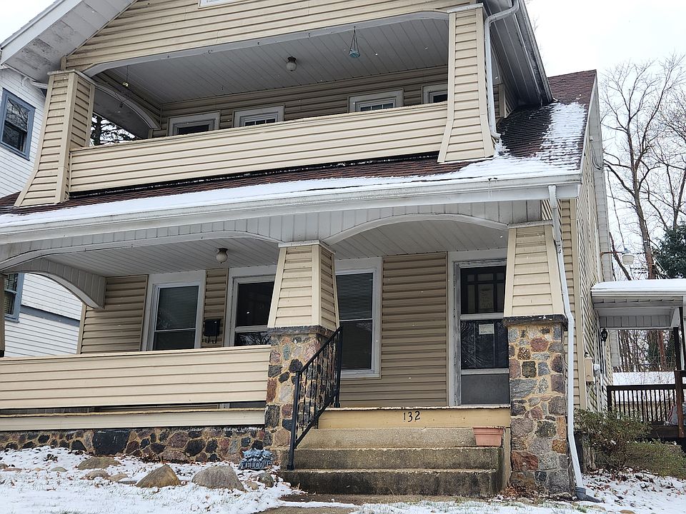1st image of 132 Crescent Dr Unit 1