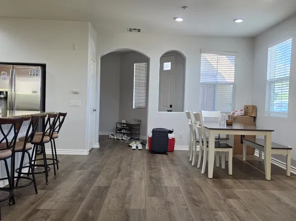 25570 Huxley Dr, Stevenson Ranch, CA 91381