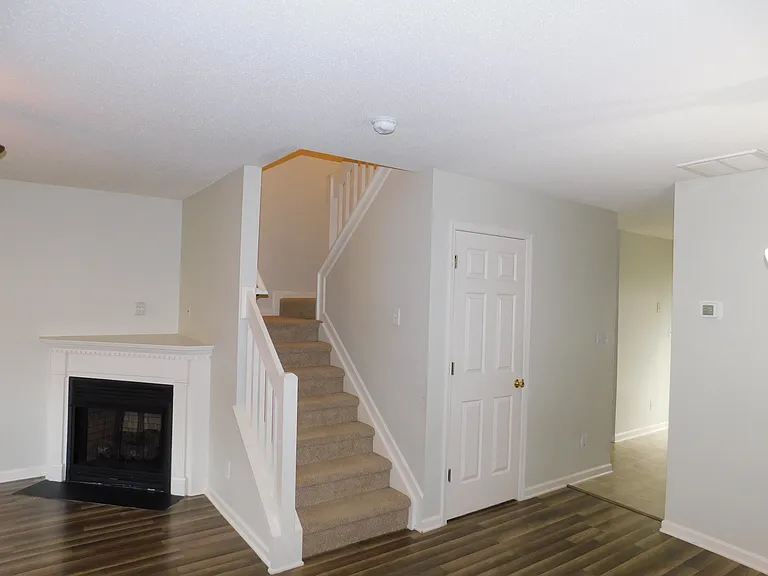 1147 Oak Blossom Way #1147 — Photo 6