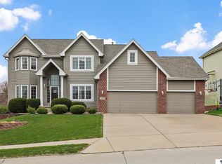 15305 Curtis Ave, Omaha, NE 68116