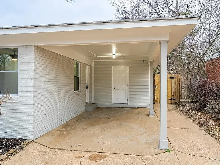 4888 Verne Rd — Photo 3