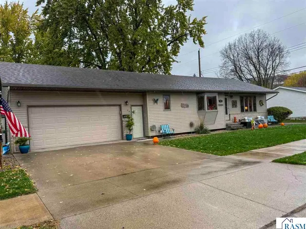 1011 7th St S, New Ulm, MN 56073