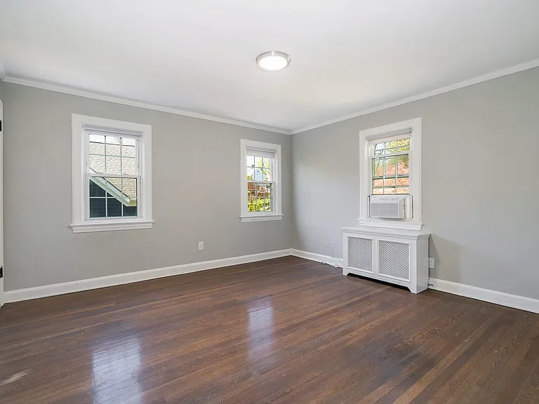 79 Edgewood Ave — Photo 8