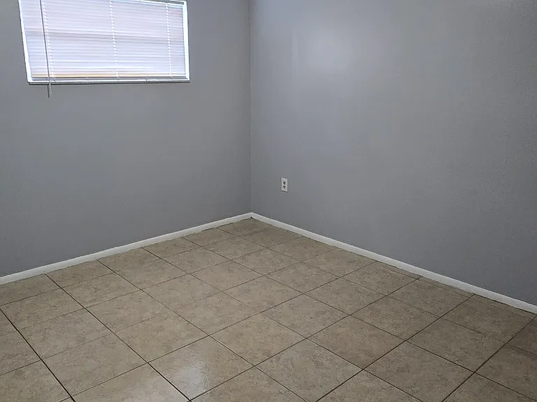 707 60th Avenue Dr W — Photo 5