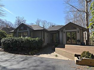 1228 Idlewilde Heath Dr, Winston Salem, NC 27106
