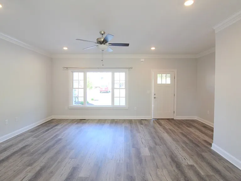 1073 Bluemoon Dr — Photo 5
