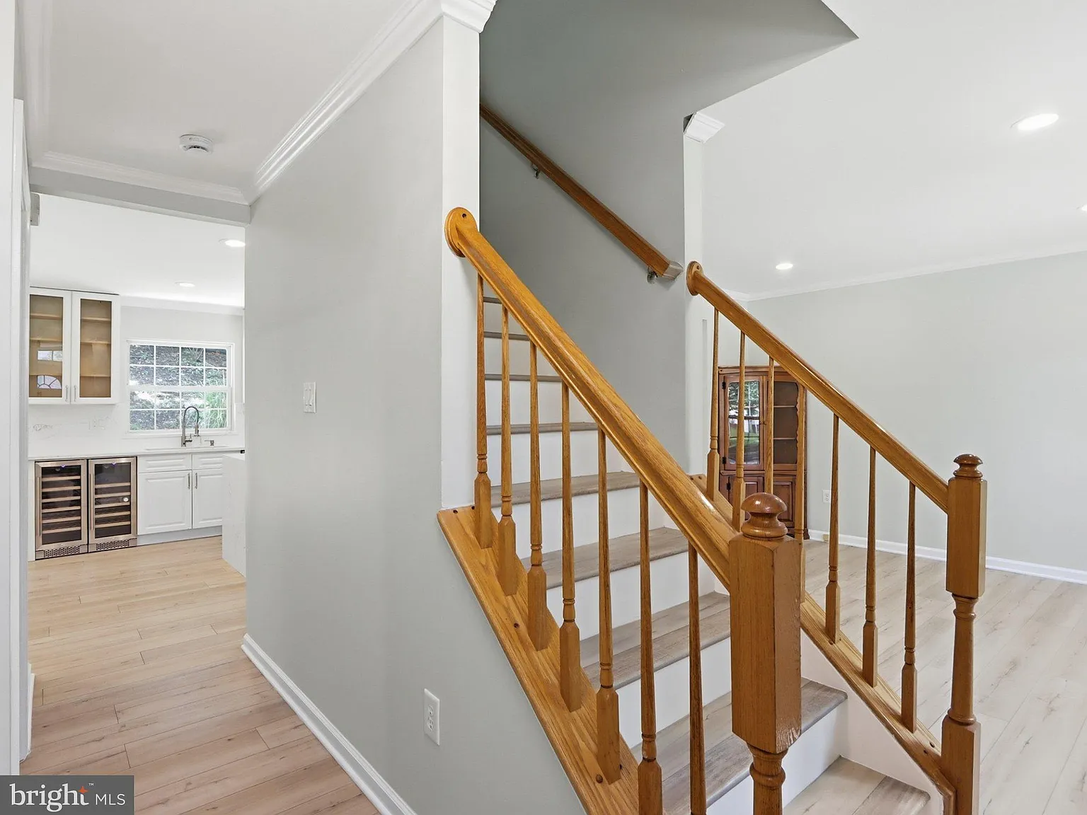 4 bed, 2.5 bath, 2400 sqft, $3,500 — Photo 4