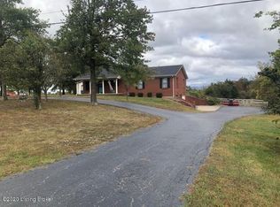 365 Colonel Cox Rd S, Coxs Creek, KY 40013