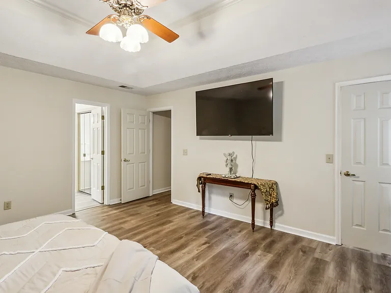 2301 Birdie Ln — Photo 13