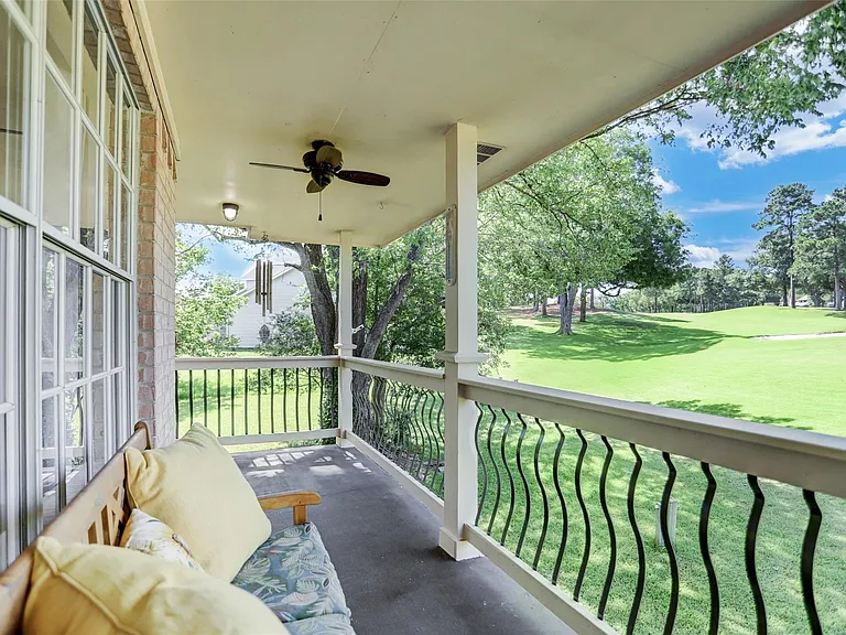 112 Harbour Town Dr — Photo 31
