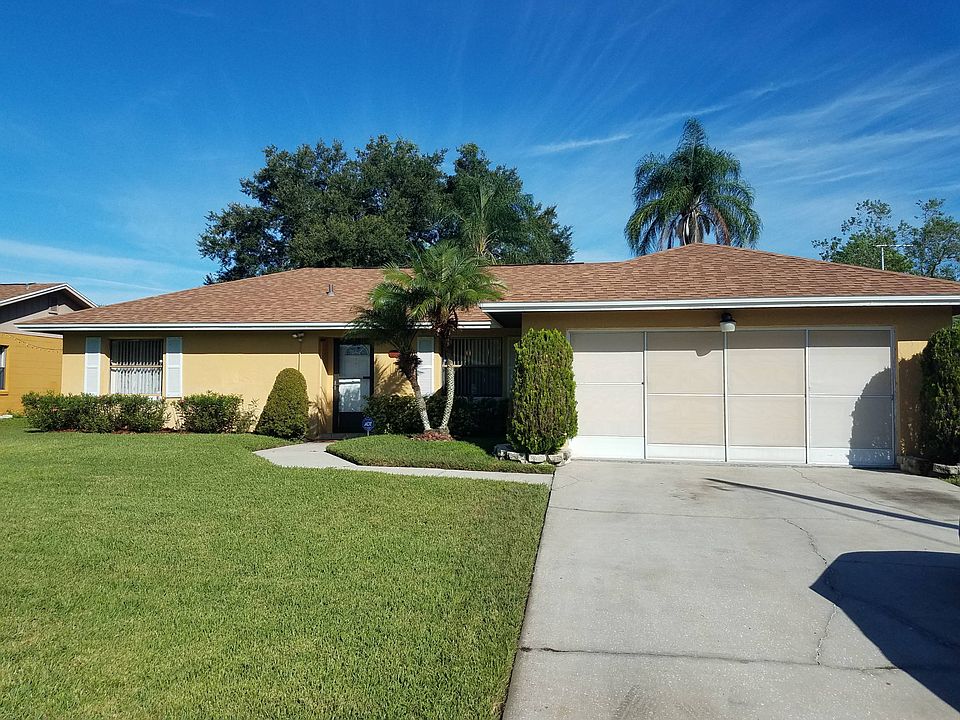 1st image of 204 Cranbrook Dr