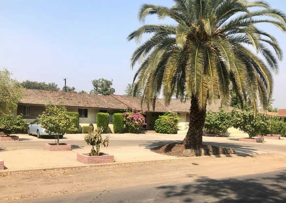 2nd image of 1119 E Sierra Madre Ave