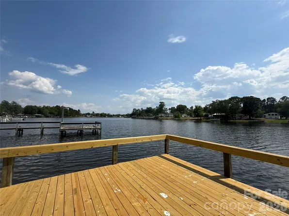 1062 Mill Creek Dr, Manning, SC 29102