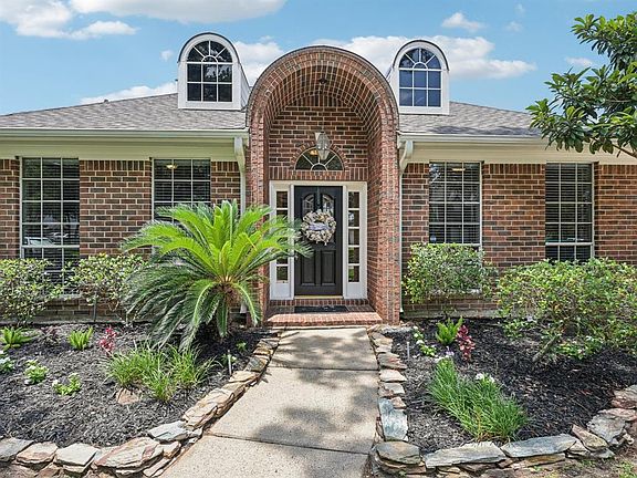 3rd image of 2217 Fairwater Park Drive