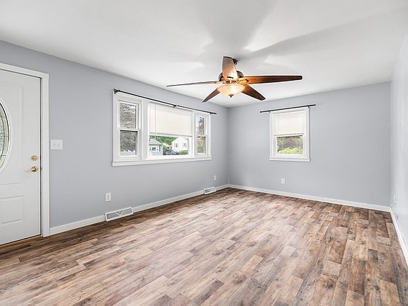3rd image of 21 Lafayette St