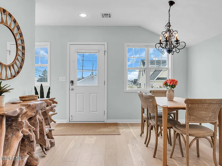 301 W Kupper Dr — Photo 4