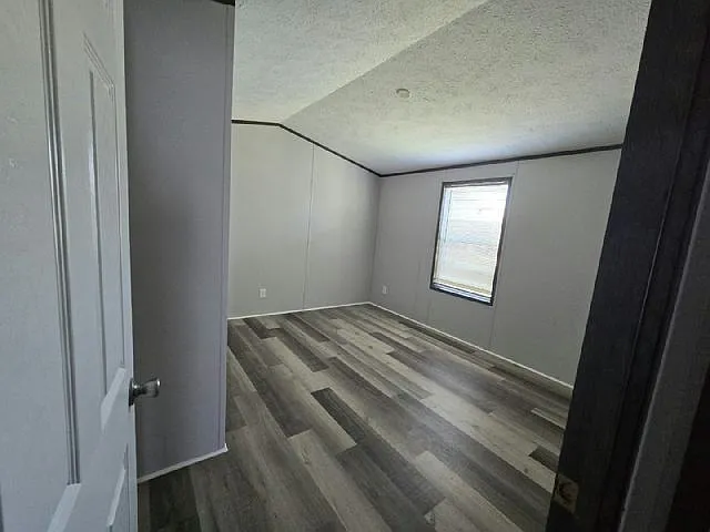 3 bed, 2.0 bath, 924 sqft, $1,780 — Photo 4