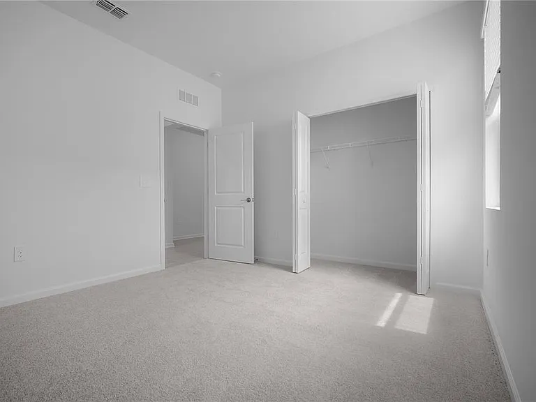 5529 Nina Way — Photo 15