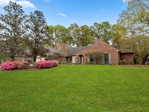 222 Stately Oaks Dr, Baton Rouge, LA 70810
