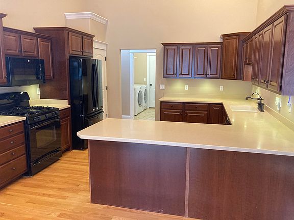 4th image of 3342 Arrowwood Ln
