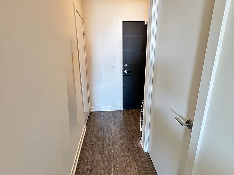 212 King William St #1220 — Photo 19