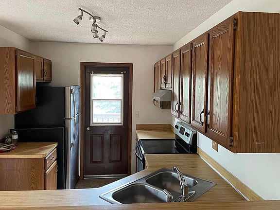 3rd image of 78 Avenue Ne
