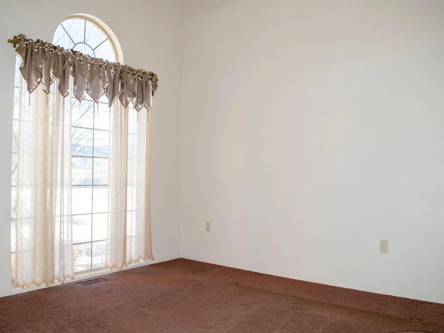 321 N 1200 W — Photo 3