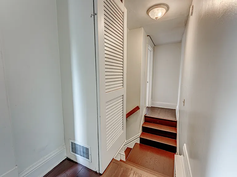 975 Dorsey Ave — Photo 29