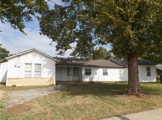 1330 Country Club Rd, Cleburne, TX 76033