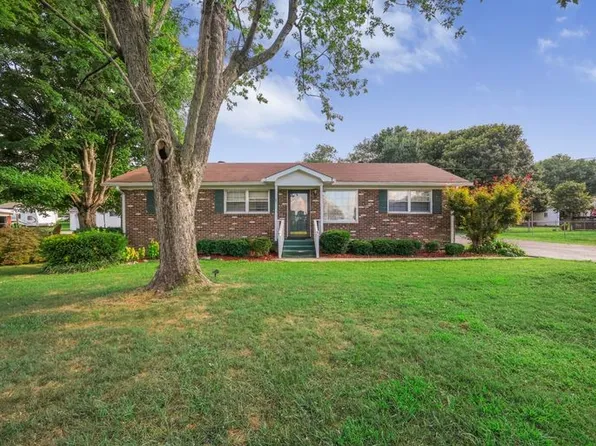 223 Westland St, Portland, TN 37148
