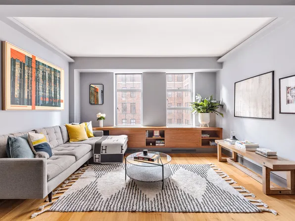 470 West 24th Street image 1 of 9