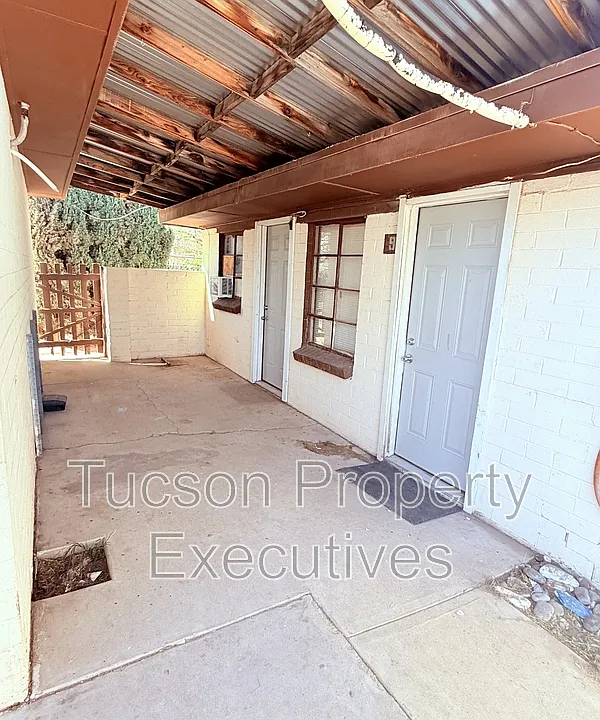 3274 E Benson Hwy #9