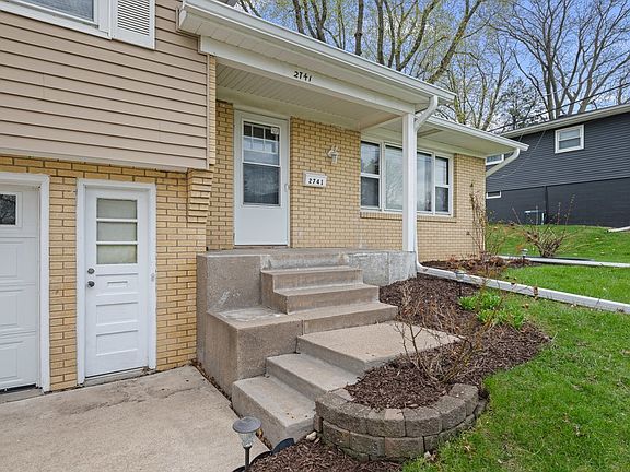 3rd image of 2741 Kelling St