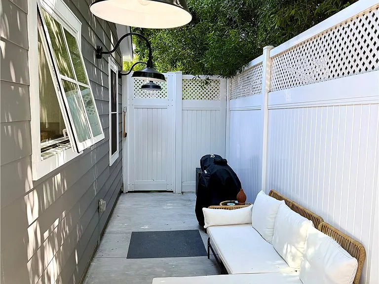 1820 1/2 S Wooster St — Photo 25