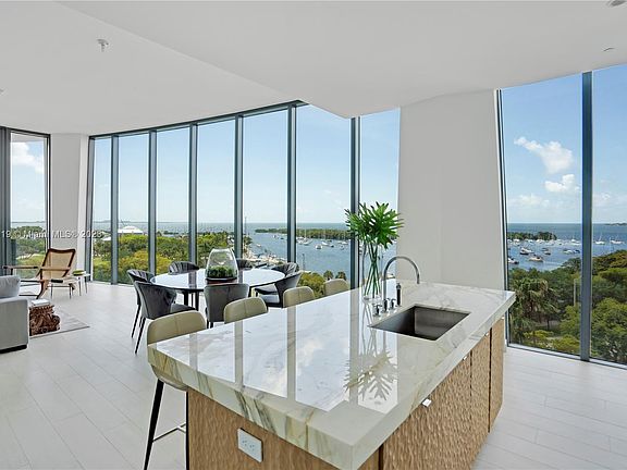 2nd image of 2811 S Bayshore Dr Unit 7A