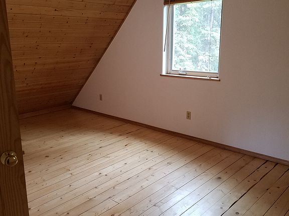 3rd image of 897 Tarsier Dr