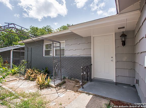 4th image of 3022 Shadow Bend Dr