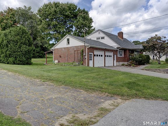 4th image of 222 Maplewood Avenue