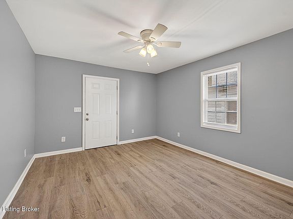 5th image of 1759 W Gaulbert Ave