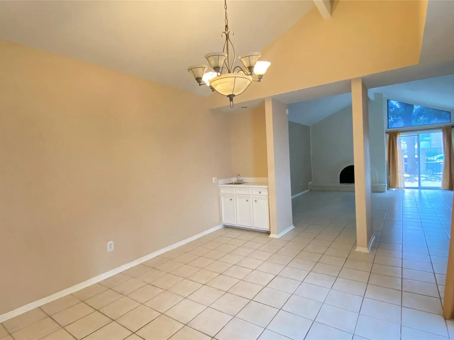 3 bed, 2.0 bath, 1714 sqft, $1,850 — Photo 4