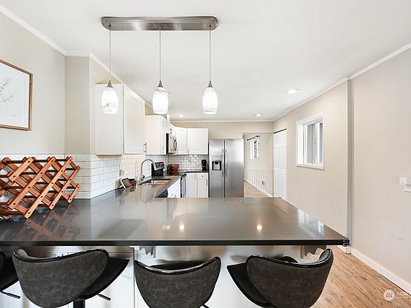 5th image of 9426 A St